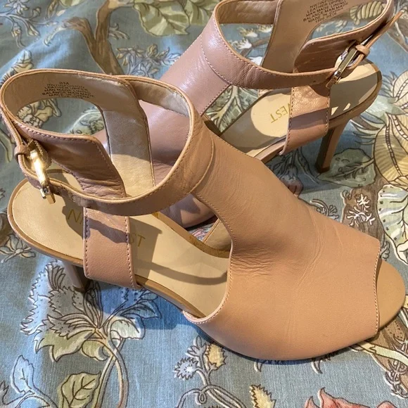 Nine West Sandal size 8 - Picture 2 of 5